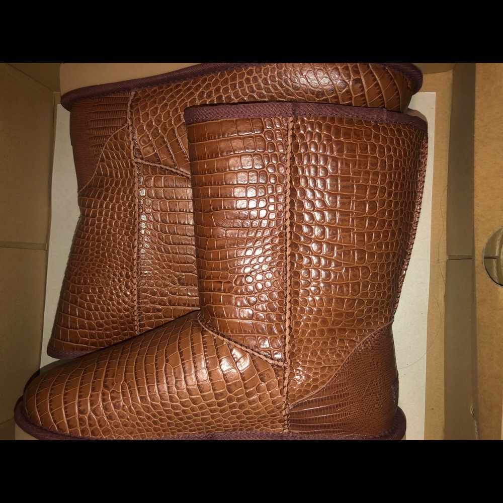 UGG BOOTS